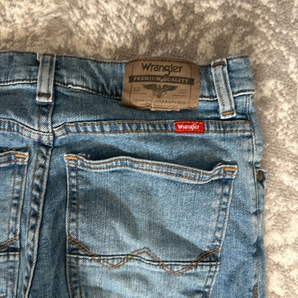 Wrangler Jeans, Size 14 Taper Fit - Picture 3 of 3